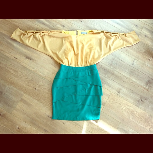 Very stylish 2 tone cocktail dress - Picture 2 of 5